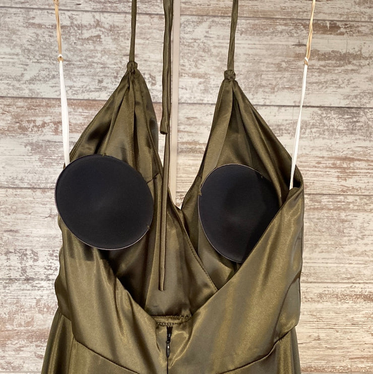 GREEN LONG EVENING GOWN