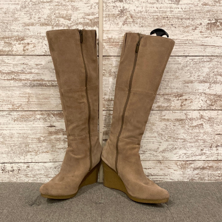 TAN SUEDE WEDGE BOOTS