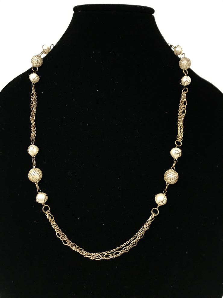 WHITE PEARLS/GOLD NECKLACE