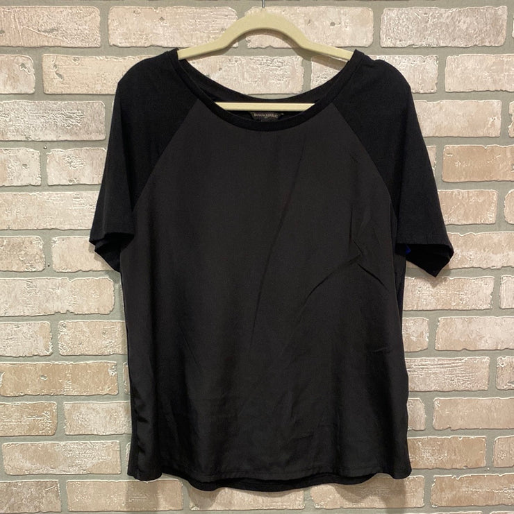 BLACK SHORT SLEEVE TOP