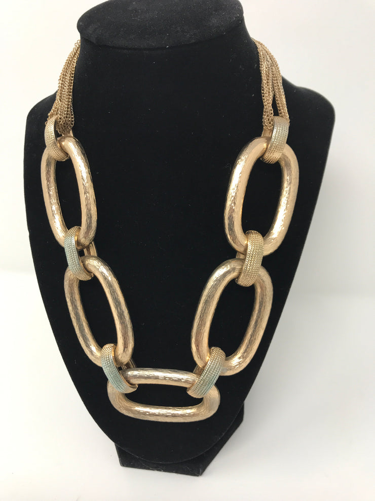 GOLD OVAL LINKS NECKLACE