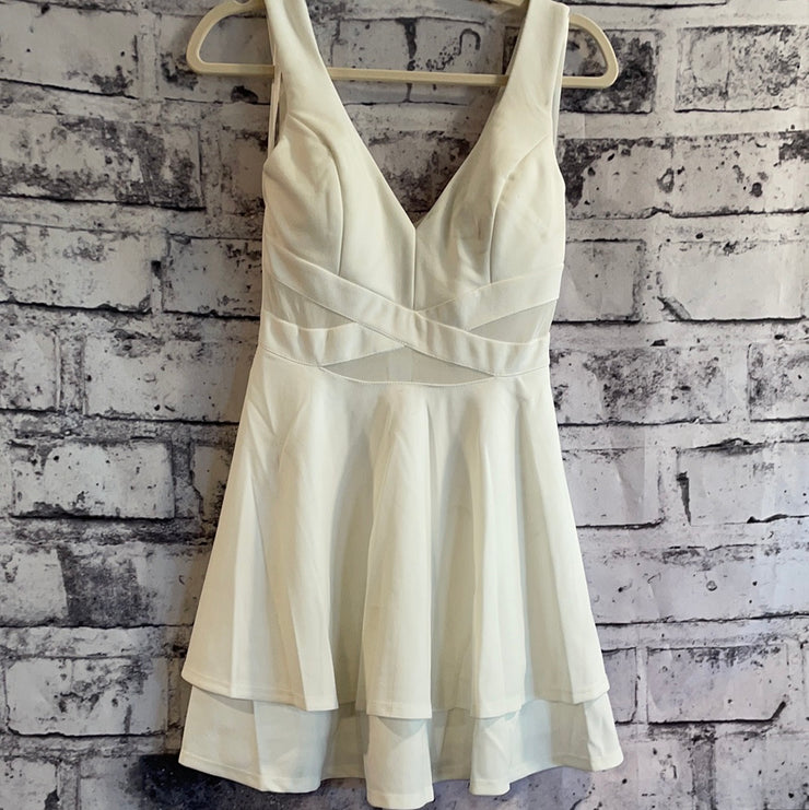 WHITE SHORT DRESS (NEW)