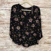 BLACK/FLORAL LONG SLEEVE TOP