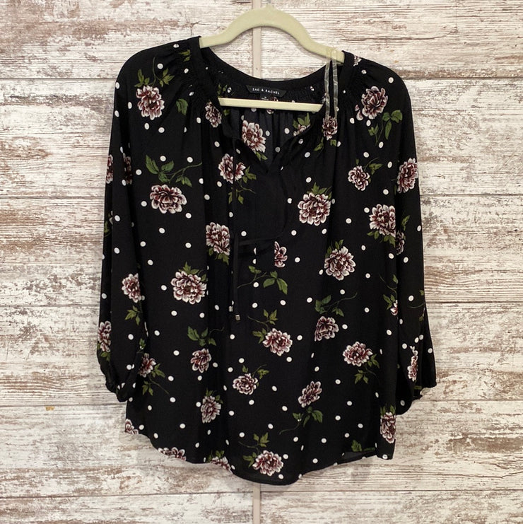 BLACK/FLORAL LONG SLEEVE TOP