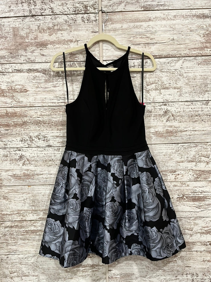 BLACK/BLUE FLORAL SHORT DRESS