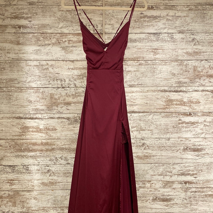 BURGUNDY LONG EVENING GOWN