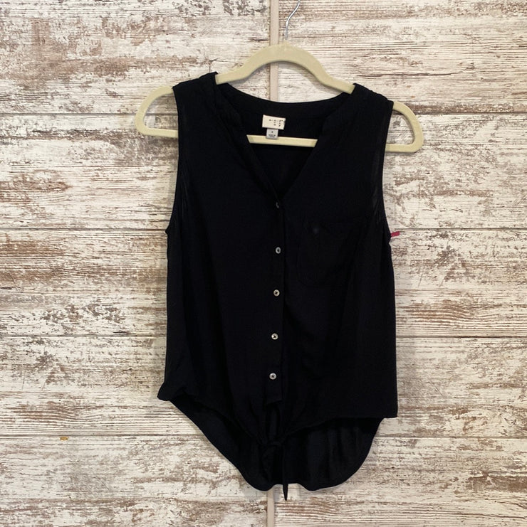 BLACK SLEEVE TOP