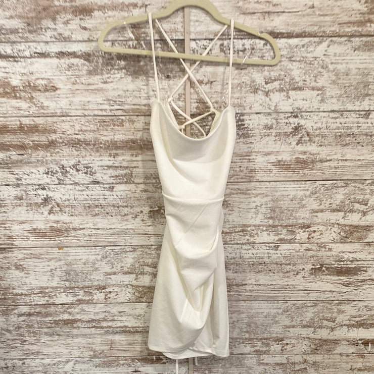 WHITE SHORT DRESS (NEW)