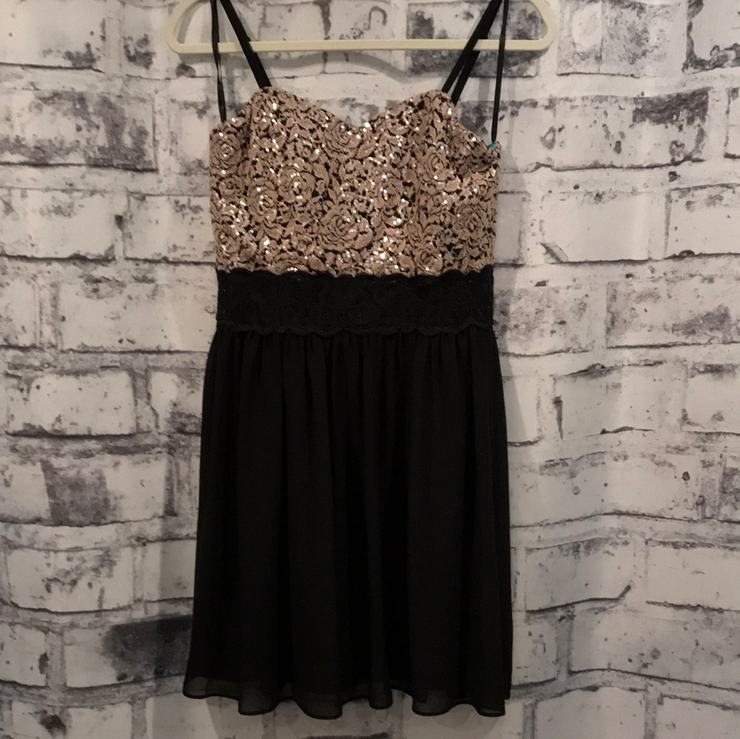 BLACK/TAN SHORT DRESS