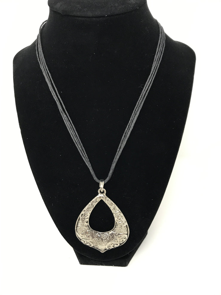 BLACK CHAIN W/ SILVER TEARDROP