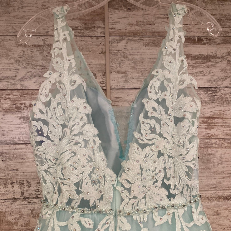 GREEN FLORAL A LINE GOWN