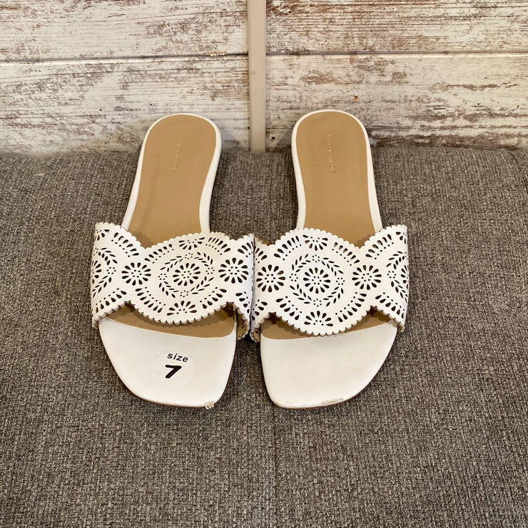 WHITE SANDALS (NEW) RETAIL $69