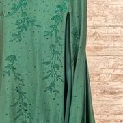 GREEN LONG EVENING GOWN