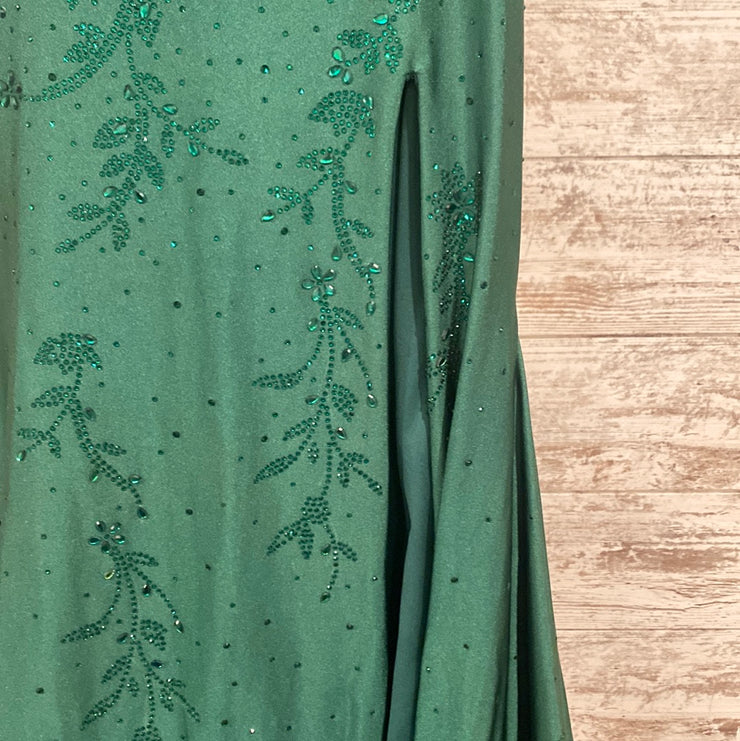 GREEN LONG EVENING GOWN