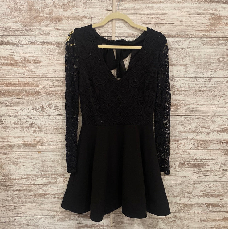 BLACK LACE SHORT DRESS