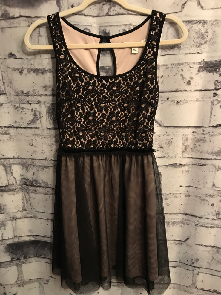 BLACK/TAN SHORT DRESS