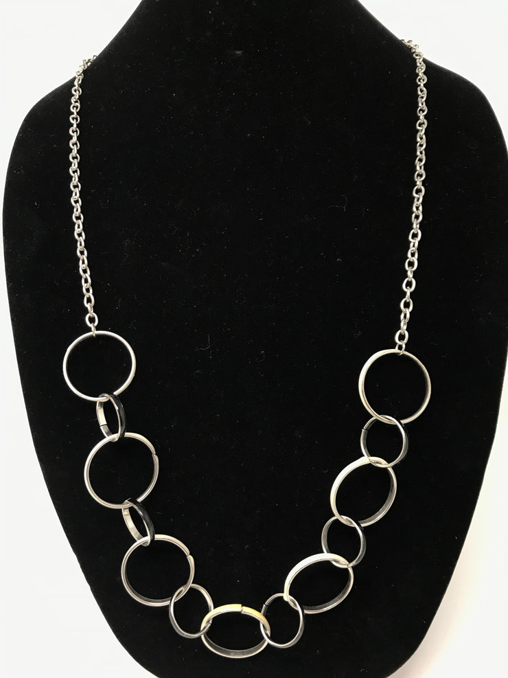 SILVER CIRCLES CHARM NECKLACE