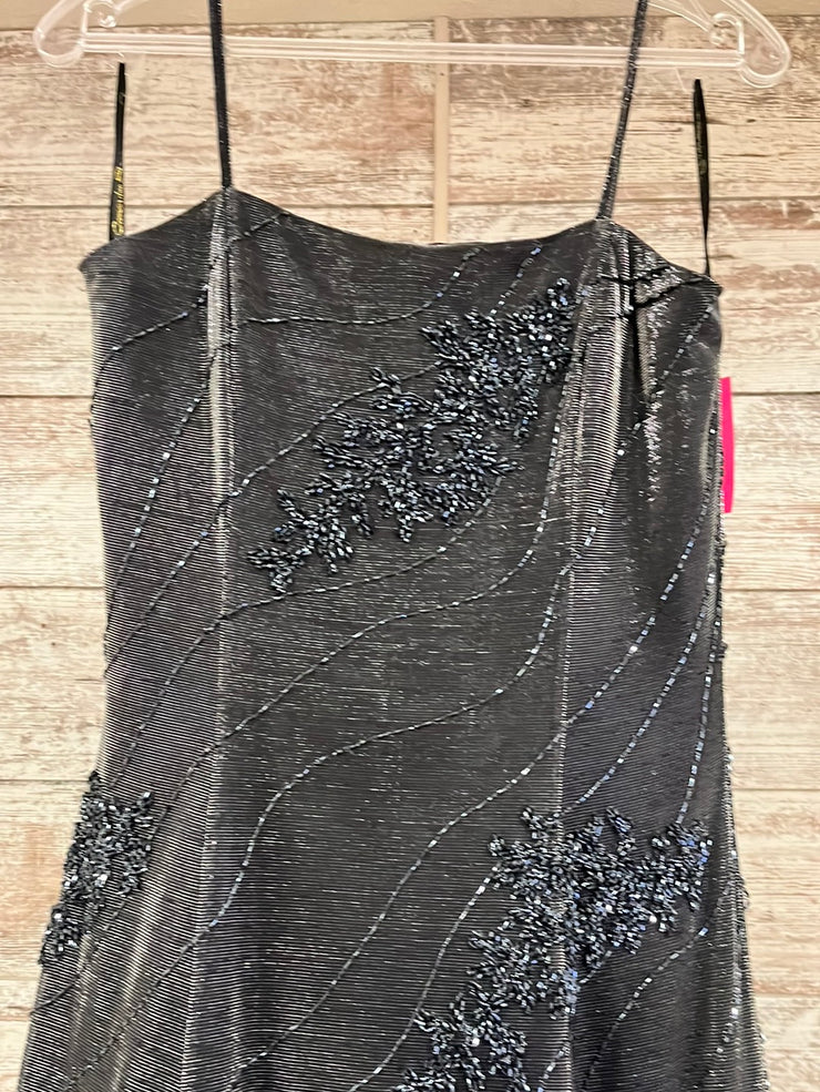 GRAY/BLACK A LINE GOWN