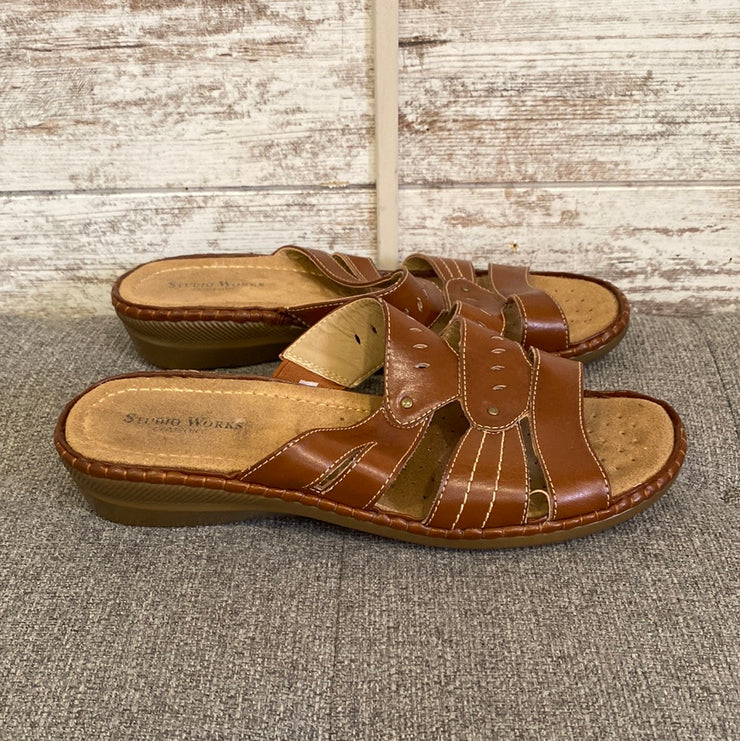 BROWN LEATHER SANDALS