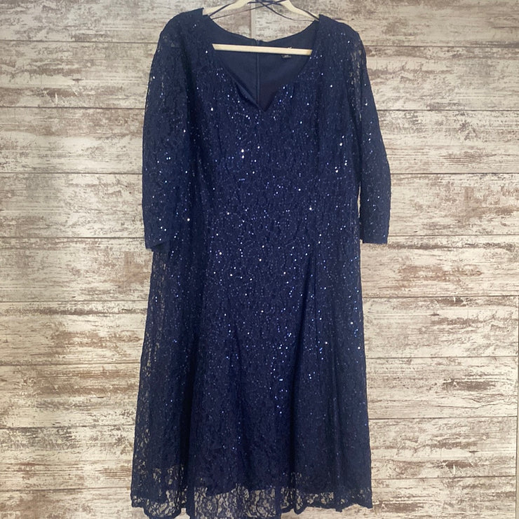 NAVY LACE SHORT DRESS