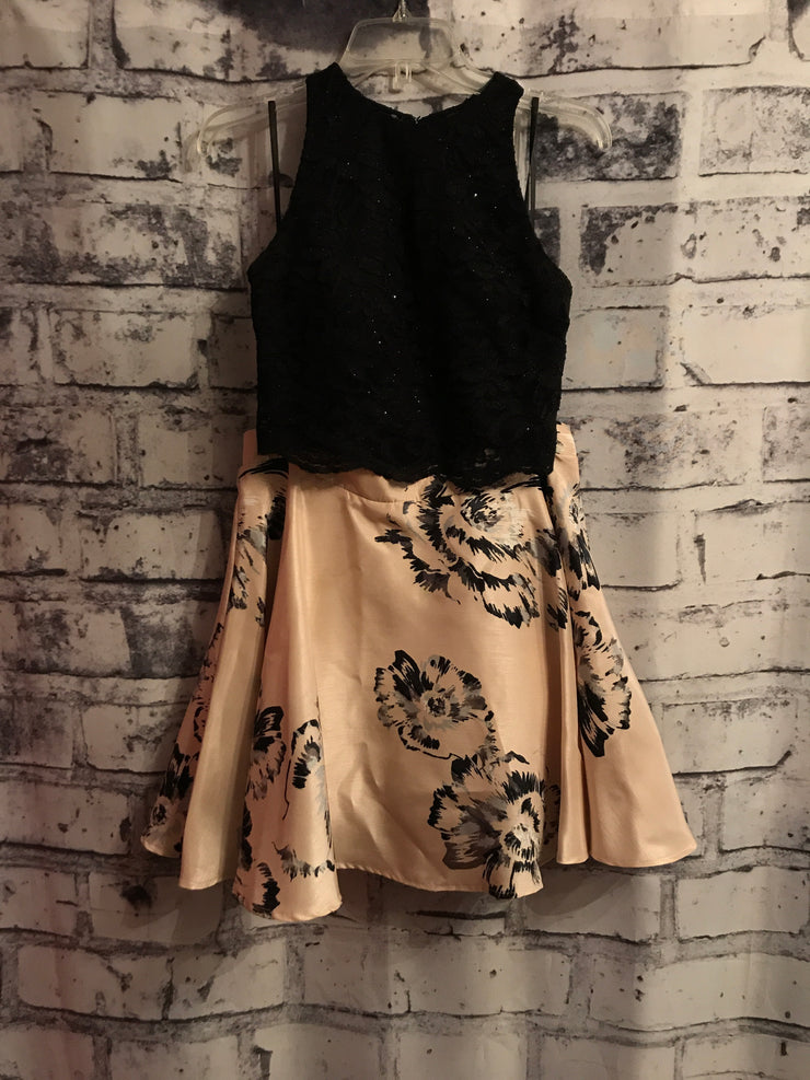 BLACK/FLORAL 2 PC. SHORT DRESS