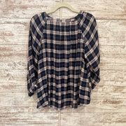 NAVY PLAID LONG SLEEVE TOP