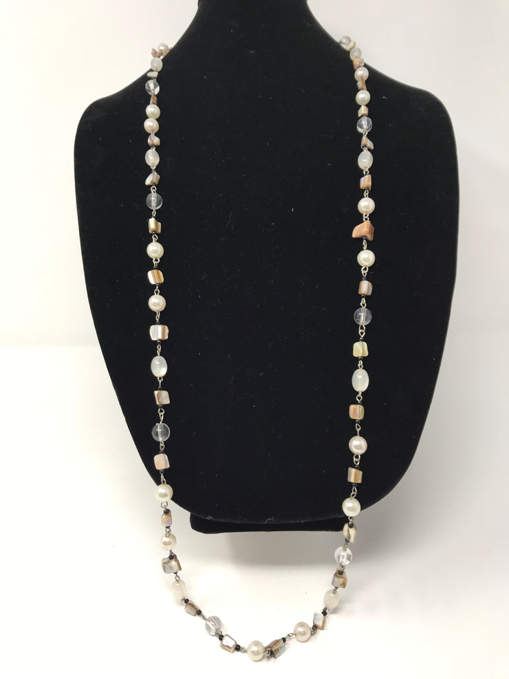 WHITE/TAN BEADED NECKLACE