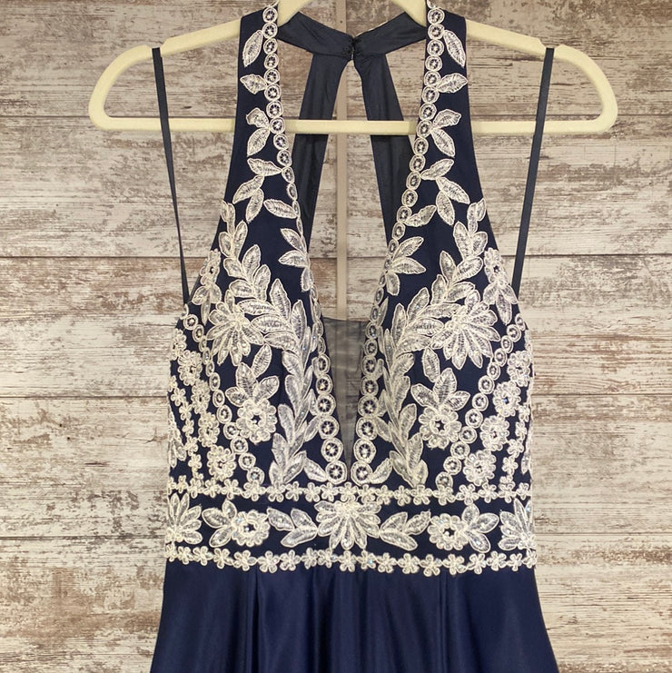 NAVY/WHITE A LINE GOWN (NEW)