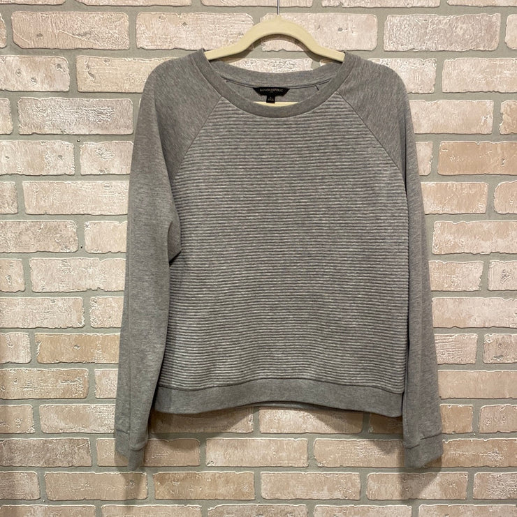 GRAY SWEATSHIRT