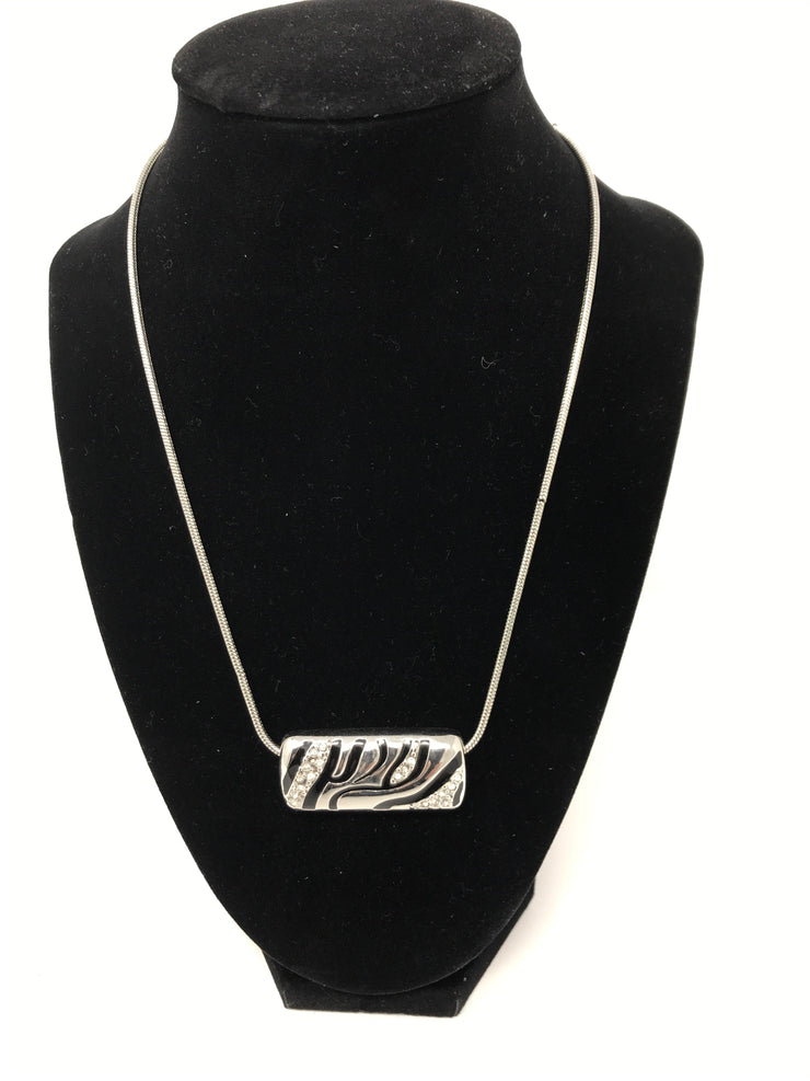 SILVER &BLACK CHARM NECKLACE