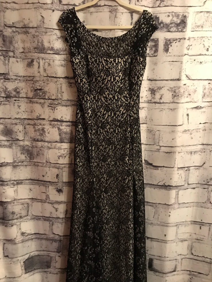 BLACK/GRAY LACE LONG GOWN