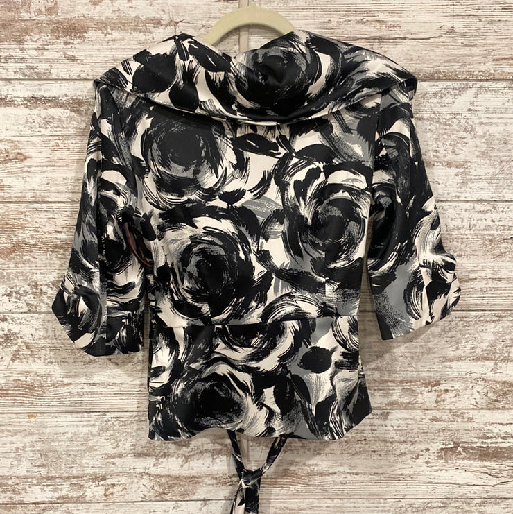 BLACK/WHITE JACKET