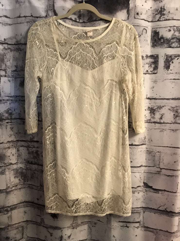 WHITE LACE SHORT DRESS