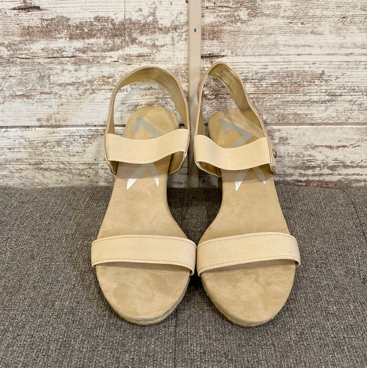 TAN WEDGES