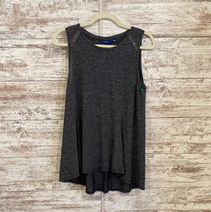 GRAY SLEEVELESS TOP