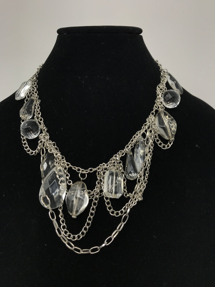 SILVER/CLEAR NECKLACE