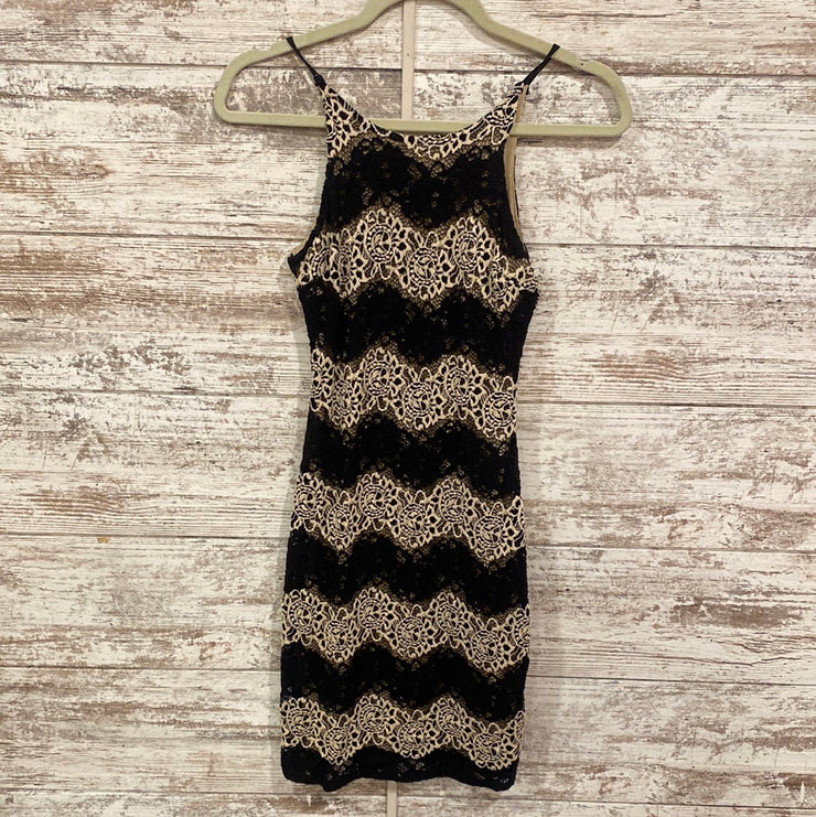 BLACK/TAN LACE SHORT DRESS