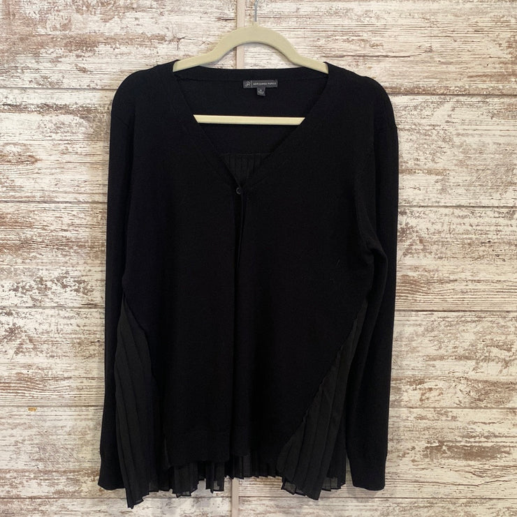 BLACK BUTTON UP SWEATER/TOP