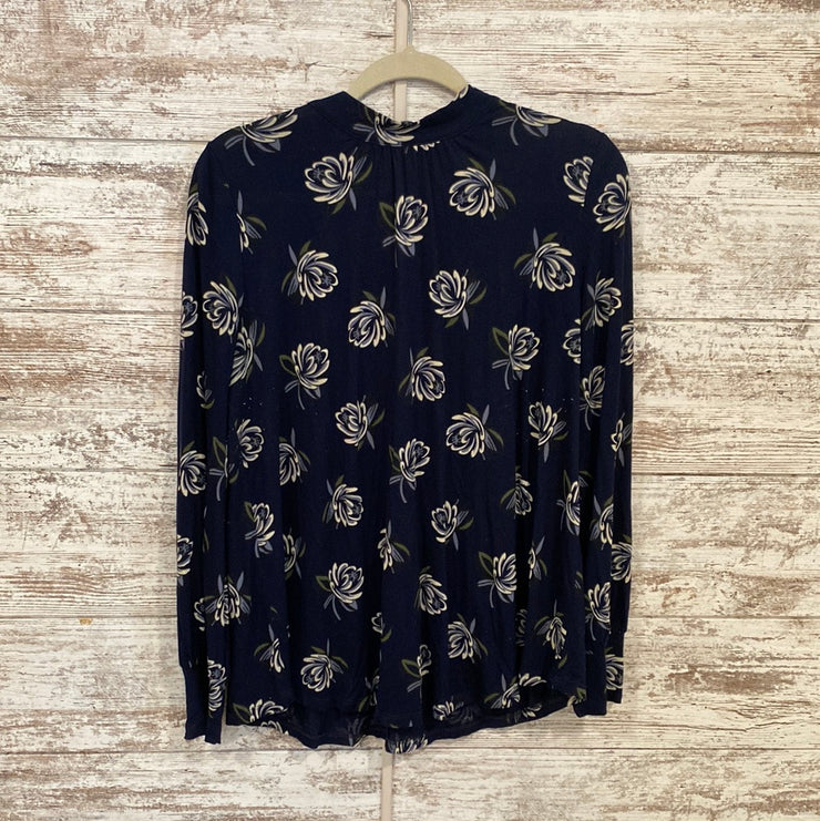 NAVY/FLORAL LONG SLEEVE TOP
