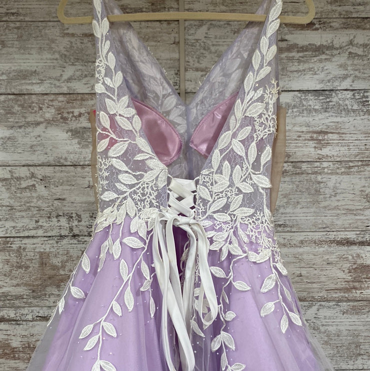 LAVENDER/WHITE A LINE GOWN