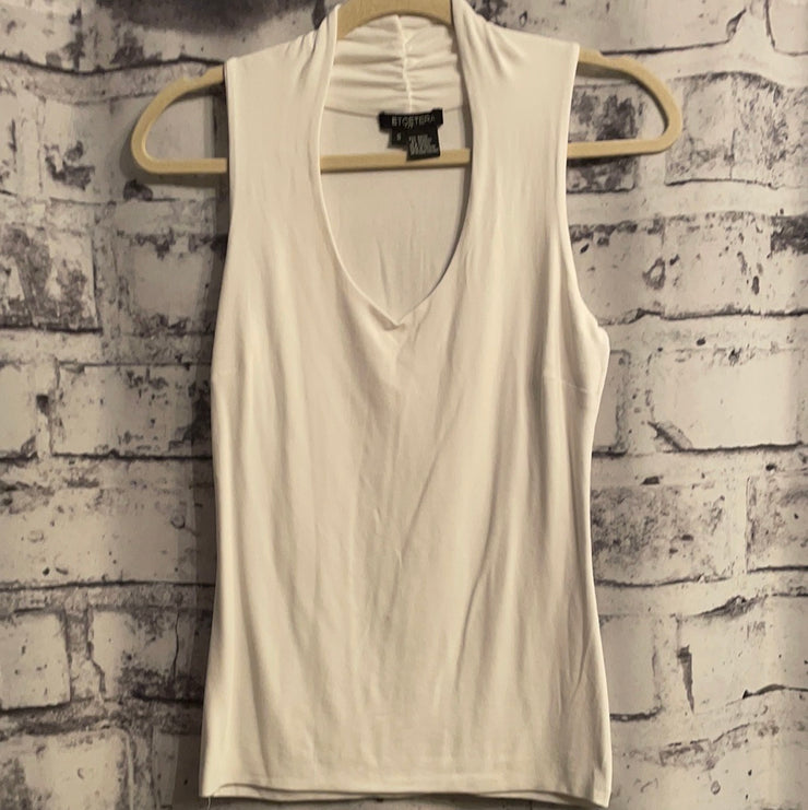 WHITE SLEEVELESS TOP