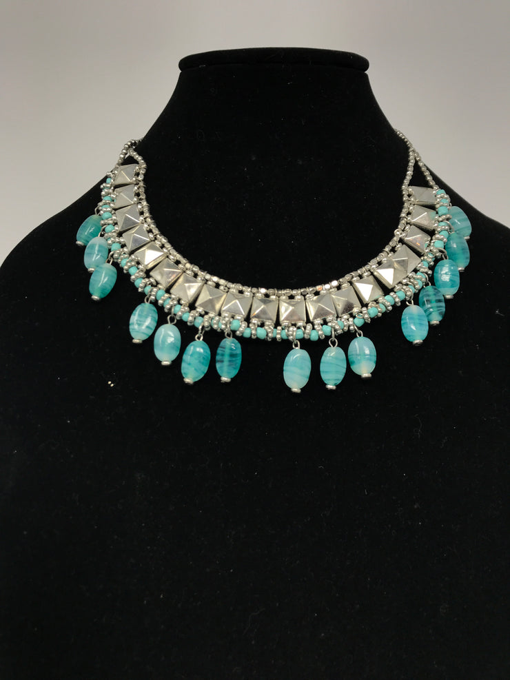 TURQUOISE/SILVER BEAD NECKLACE