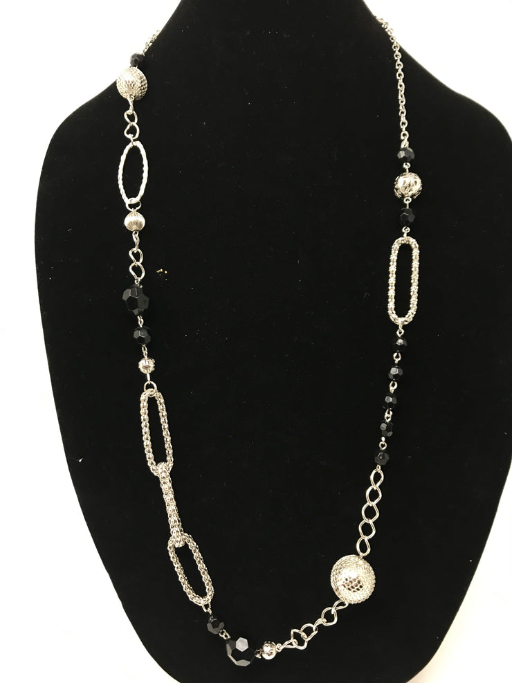 BLACK/SILVER NECKLACE