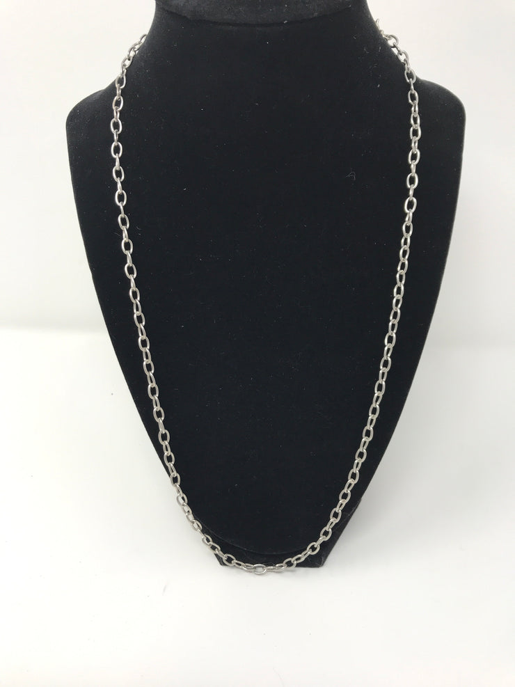 SILVER CHAIN NECKLACE