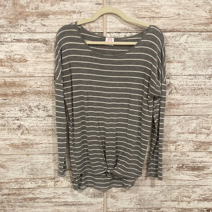 GRAY/WHITE STRIPED TOP