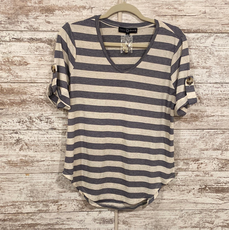 NAVY/IVORY TOP (NEW)