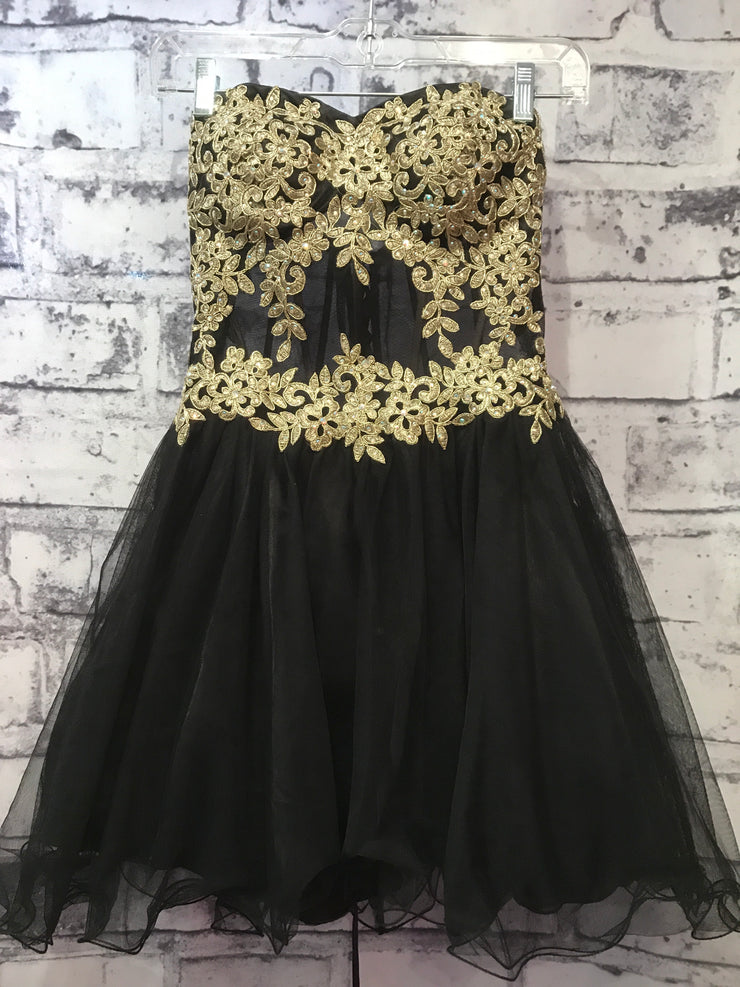 BLACK/GOLD SHORT DRESS Savvy Seconds Boutique BLACK/GOLD SHORT DRESS Savvy Seconds Boutique