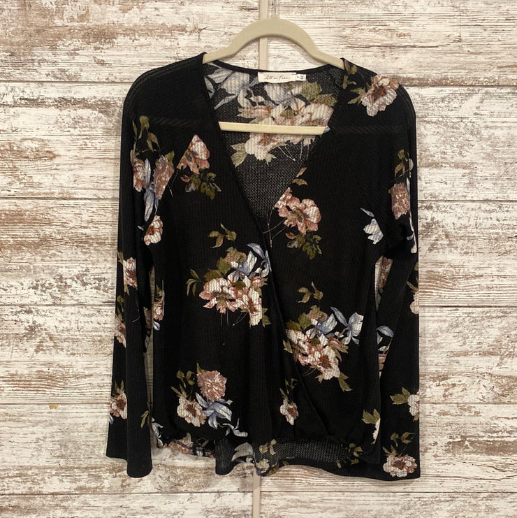 BLACK/FLORAL LONG SLEEVE TOP