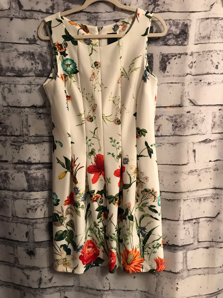 WHITE FLORAL SHORT DRESS