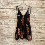 BLACK/FLORAL SHORT DRESS (NEW)
